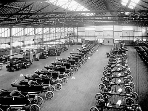 100 metų FORD jubiliejus tarptautiniuose vandenyse