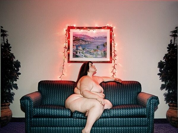 Meninis protestas prieš apkūnių moterų diskriminaciją (foto)