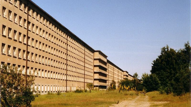 Baltijos paplūdimyje – viešbutis, kuris turėjo išugdyti „tikrą nacį“