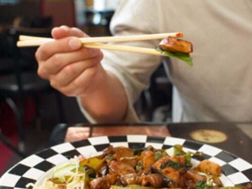 Traški kiniška vištiena su saldžiarūgščiu padažu