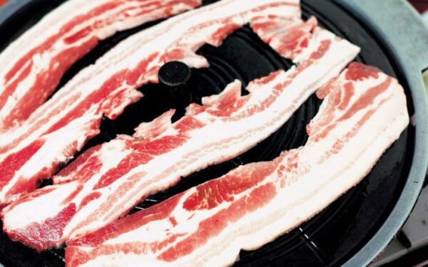 Šoninės suktinukai su slyvomis