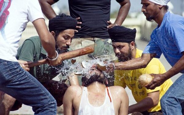 Šokiruojanti ekstremalų mokykla Indijoje (Foto, Video, S)