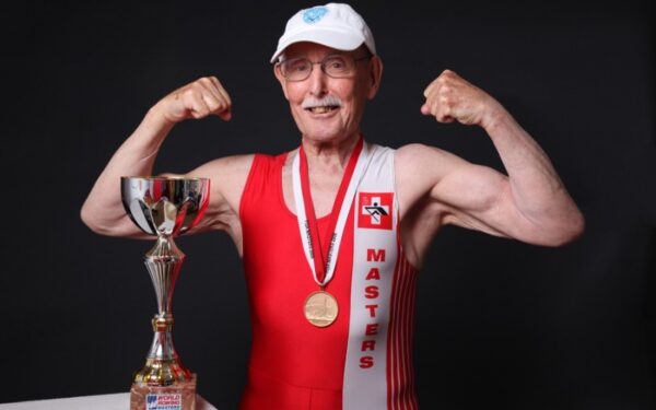 91 metų kultūrizmo čempionui senatvė nebaisi