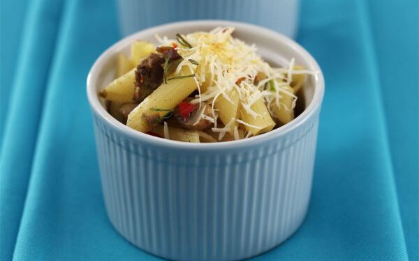 Puodeliuose troškinti makaronai