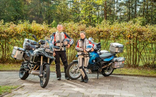 Lietuvių pora leidžiasi į rekordinę kelionę – sieks apkeliauti pasaulį motociklais