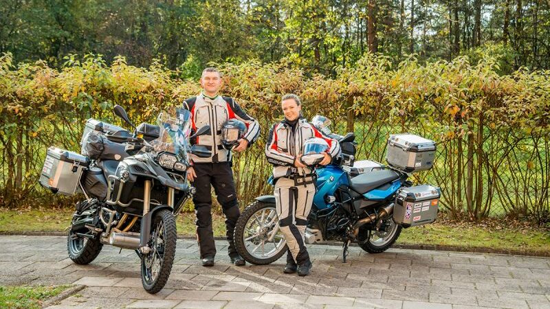 Lietuvių pora leidžiasi į rekordinę kelionę – sieks apkeliauti pasaulį motociklais