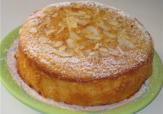 Pyragas su varške ir obuoliais