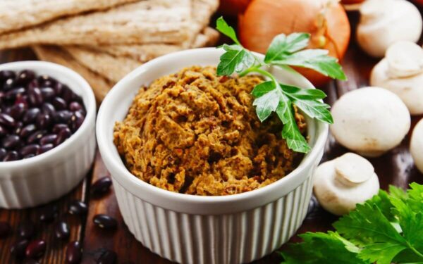 Pupelių ir kruopų paštetas – jaukiam Kūčių stalui