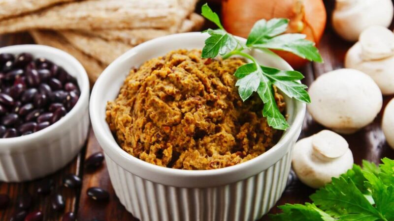 Pupelių ir kruopų paštetas – jaukiam Kūčių stalui