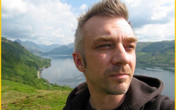 Tęsk „Laužo šviesos“ paskutinę natą kartu su „Tamsta muzika“