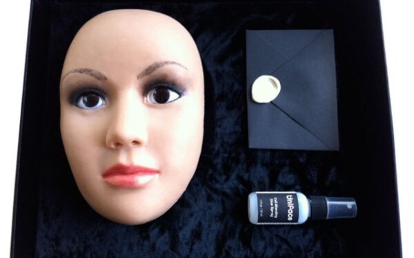 Daiktų pusryčiai. Veido kaukė, visas paversianti gražuolėmis (foto)