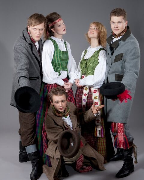 „Liūdni slibinai“ atsisakė labdaringai surinktus pinigus išleisti linksmybėms (Video)