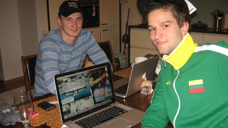 Internetinio pokerio turnyras su krepšinio žvaigždėmis kaitina aistras