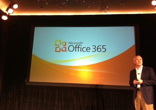 „Microsoft” pristatė naują debesų kompiuterijos paslaugą „Office 365”