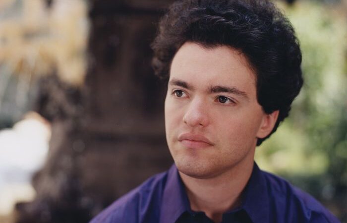 Mistinę aurą kuriančio pianisto Evgeny Kissin koncertas Vilniuje