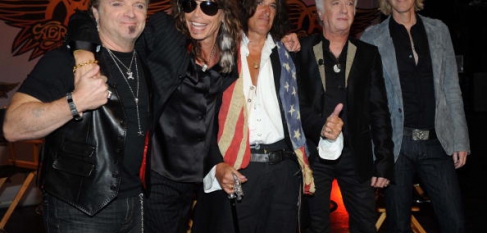 Steven Tyler grįžo į Aerosmith ir planuoja turą Europoje