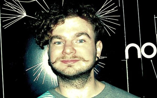 Konkurso „Augink, fotografuok ūsus ir laimėk snieglentę“ dalyvis Aleksandr