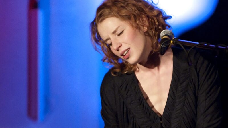 Alinos Orlovos akustinis koncertas po bažnyčios skliautais (Foto)