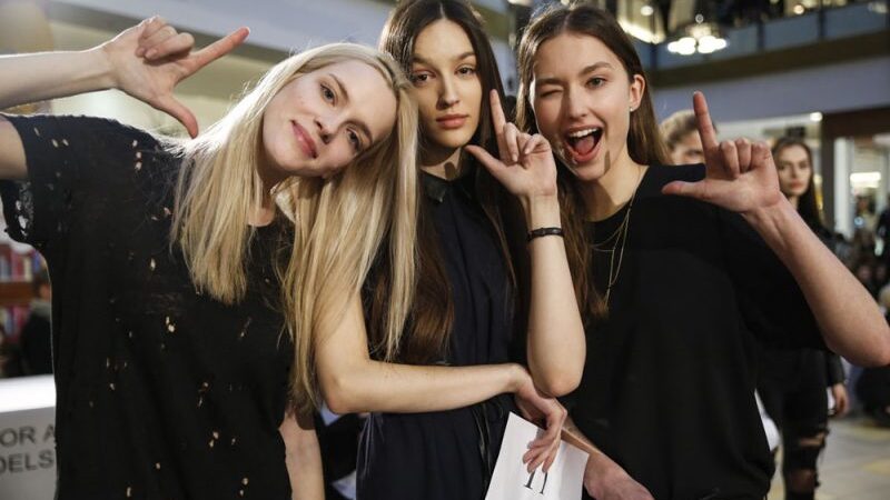 „Infekcijos kastinge“ – profesionalūs modeliai ir laisvas, stilingas gatvės jaunimas (foto)