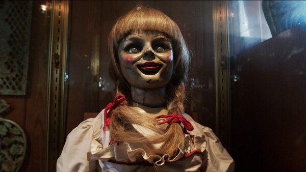 Siaubo filme „Išvarymas“ rodoma lėlė Annabelle – vienas kraupiausių žaislų istorijoje