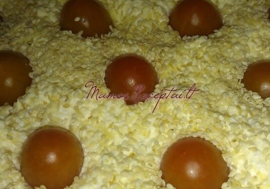 Varškės ir sūrio pyragas su sezamu