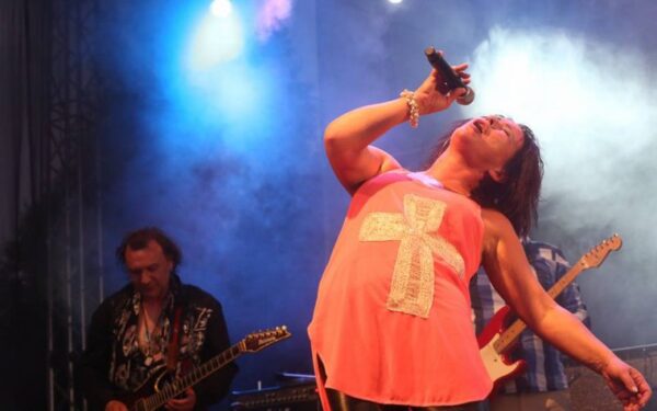 „Bliuzo naktyse“ – „Grammy“ nominantas ir prestižinio koledžo studentai