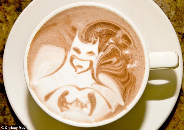 Ant kavos pieno putos - komiksų herojai (Foto)