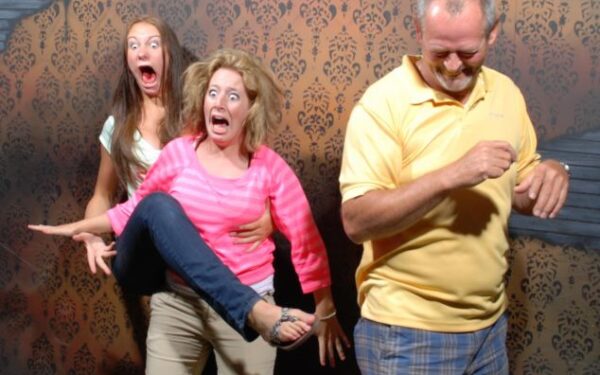 Slapta kamera siaubo namuose: nesuvaidintos lankytojų emocijos (foto)