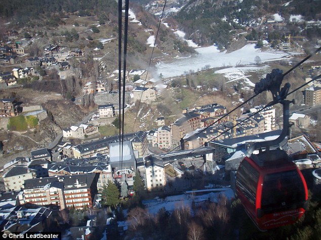 Minutės turas po Pirėnų apsaugotą Andorą