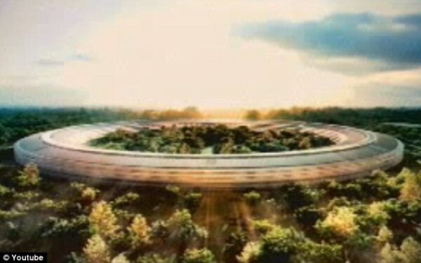 „Apple“ darbovietė – tarsi 12 tūkstančių ateivių laivas (Foto, video)