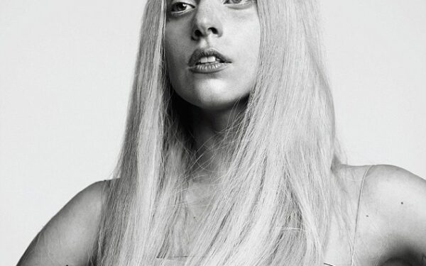 Nauja Lady Gaga fotosesija – natūraliai graži (Foto)