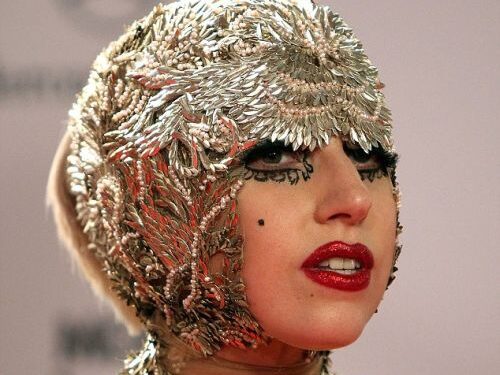 Lady Gaga Vokietijoje persirengė triufeliu! (Foto, video)