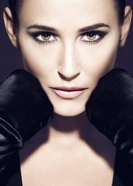 49-erių Demi Moore naujoje kosmetikos reklamoje - per jauna?