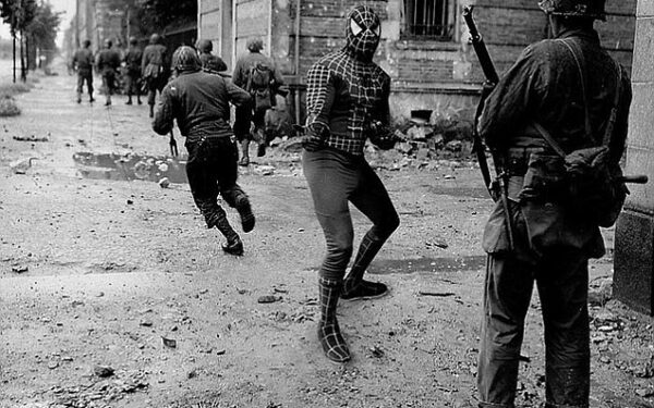 Mūsų ir jų laikų superherojai. Žmogus voras prieš nacius