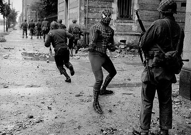 Mūsų ir jų laikų superherojai. Žmogus voras prieš nacius