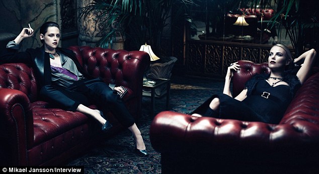 Vampyriška Charlize Theron ir Kristen Stewart fotosesija