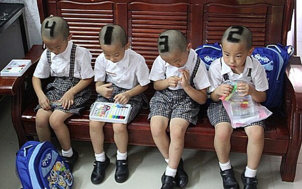 Originaliai sunumeruotų vaikų neatskirdavo net tėvai