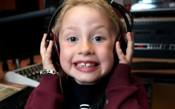 Susipažinkite: jauniausia pasaulyje DJ, pamišusi dėl roko muzikos