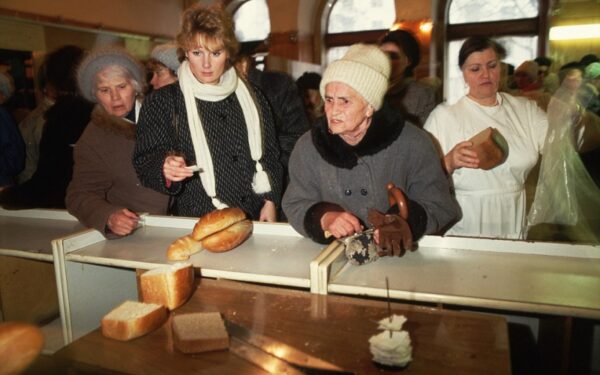 Maskvos prostitutės, rūkančios medicinos seselės ir kiti įsimintini SSSR vaizdai (foto)