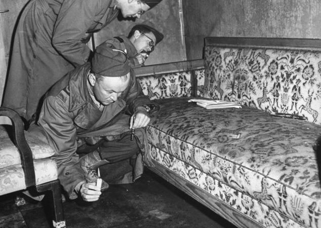 Iki šiol nepublikuotos Hitlerio bunkerio griuvėsių nuotraukos (foto)