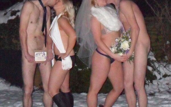 Naujausia mada – fotografuotis nuogiems sniege (foto)