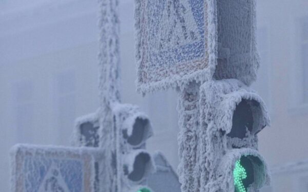 Šalčiausiame pasaulio mieste temperatūra nukrenta žemiau -71 laipsnių šalčio (foto)