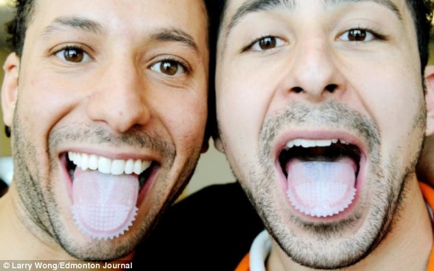 Įdomi naujovė – sukurtas prietaisas dantų valymui liežuviu (foto)