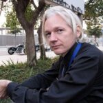 Išleista skandalinga knyga apie „WikiLeaks“ įkūrėją