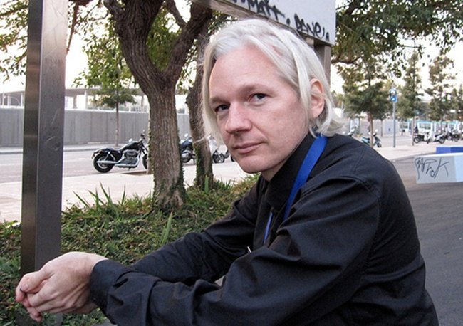Išleista skandalinga knyga apie „WikiLeaks“ įkūrėją