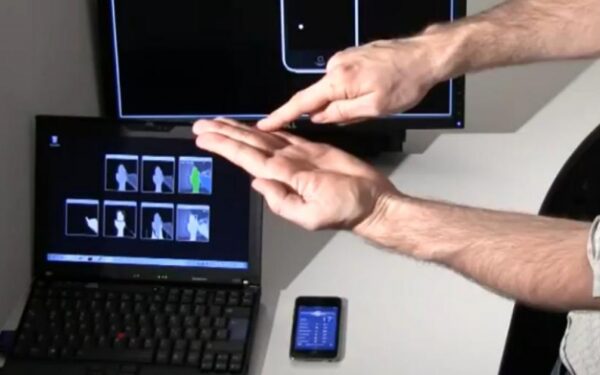 Nematomas išmanusis telefonas sukurtas Vokietijoje (Video)