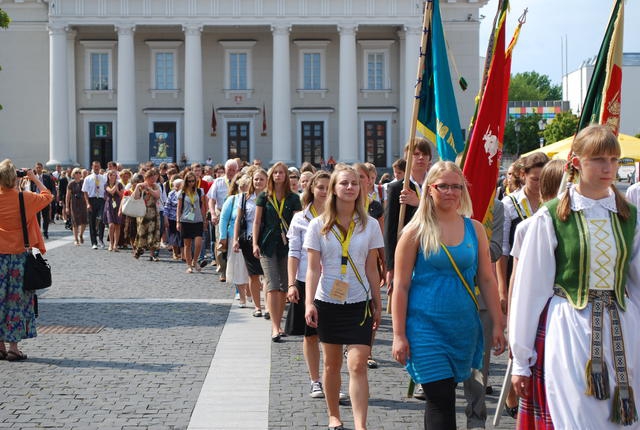 Suplanavę veiklą ateitininkai baigė šimtmečio kongresą