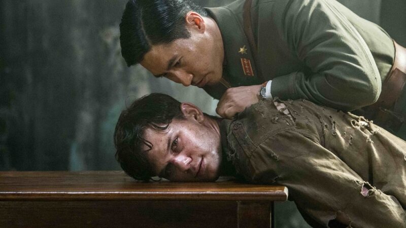 Dėl rolės filme „Atpildas“ 24-erių aktorius Jeremy Irvine‘as badavo ir leidosi kankinamas vandeniu