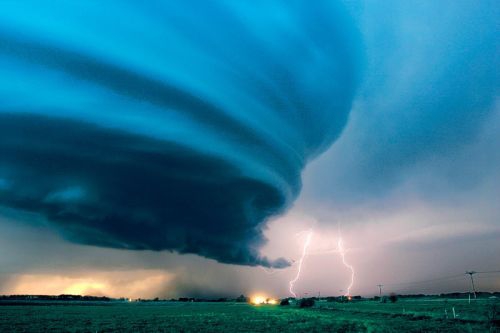 Audrų medžiotojai: nuo vaivorykštės iki milžiniško tornado (Foto