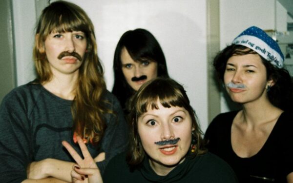 Konkurso „Augink, fotografuok ūsus ir laimėk snieglentę“ dalyvė Aušra&Co